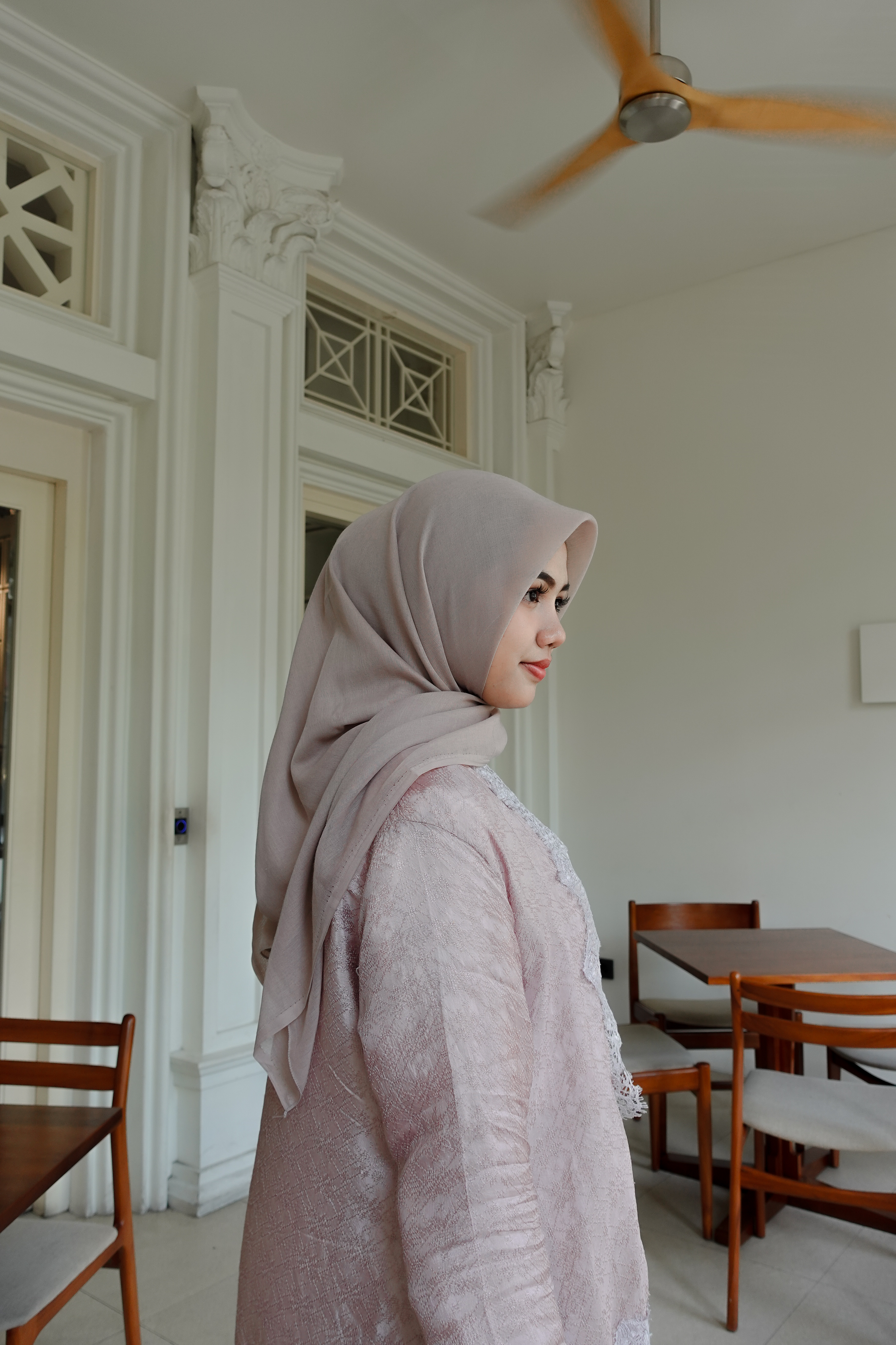 Segi Empat Nude Blush